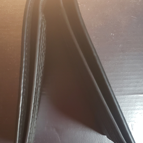 Coach x Marvel 3-in-1 Comic Book Spiderman Leather Wallet - Picture 3 of 6